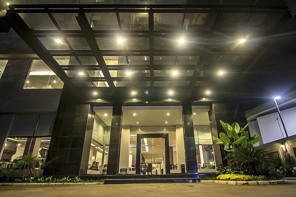 Hotel Diradja Jakarta Exterior foto