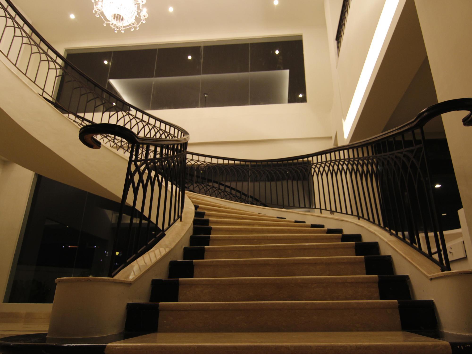 Hotel Diradja Jakarta Exterior foto